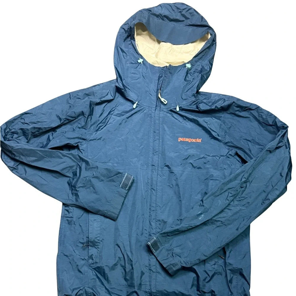 Patagonia Men's Navy Hooded Raincoat - Picture 1 of 7